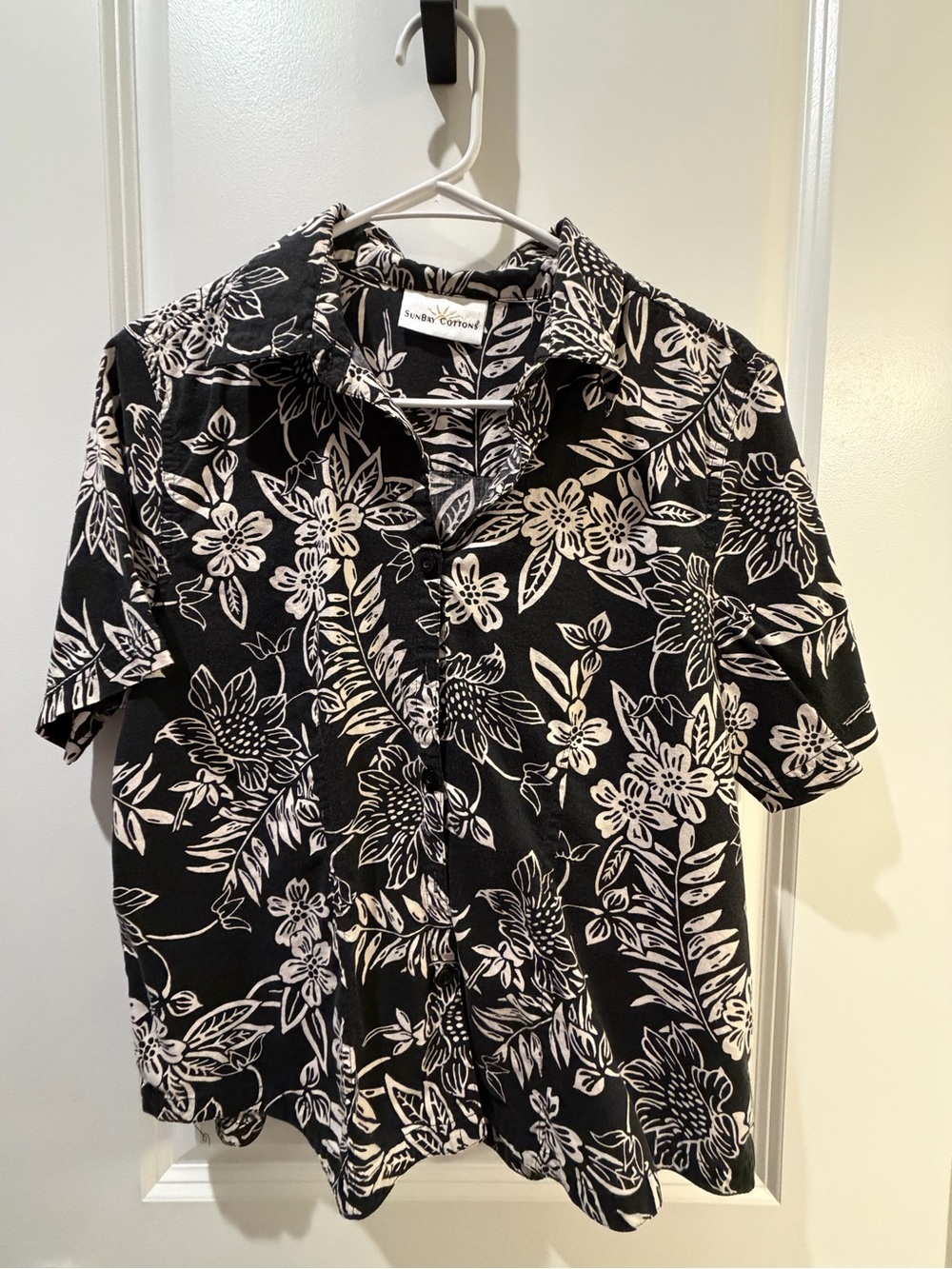 Black & White Floral Short-Sleeve Shirt